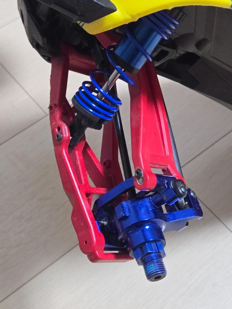 トラクサス　マックス　TRAXXAS　MAXX　ほぼフルオプション仕様。