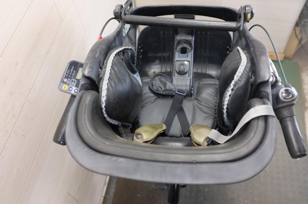 パナソニック ギュット　20インチ　3段　8.9Ah（5点灯）充電器あり