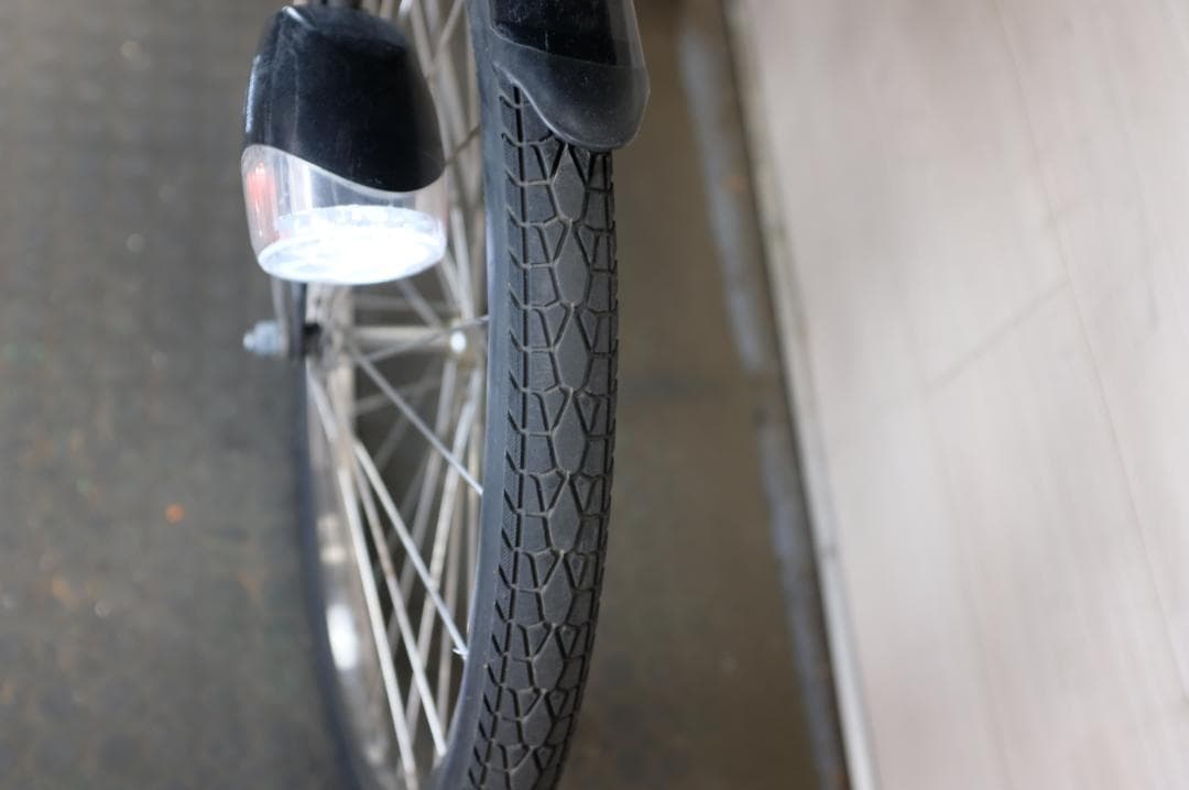 パナソニック ギュット　20インチ　3段　8.9Ah（5点灯）充電器あり