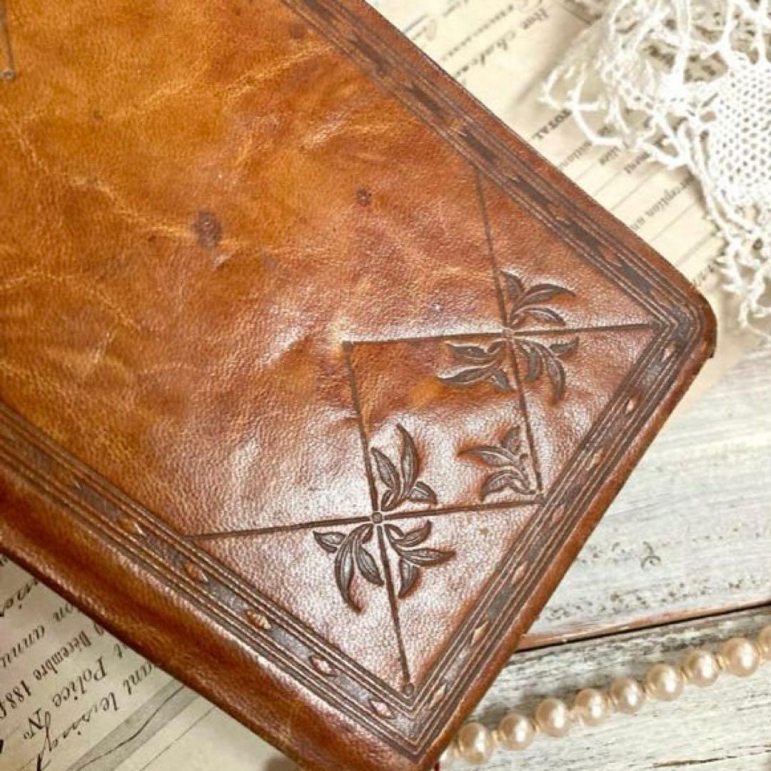 フランスアンティーク雑貨　ノートルダム革張り典礼書　ミゼル祈祷書聖書　ルルド聖母