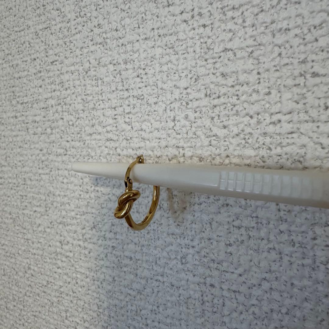 セリーヌフープピアス片耳