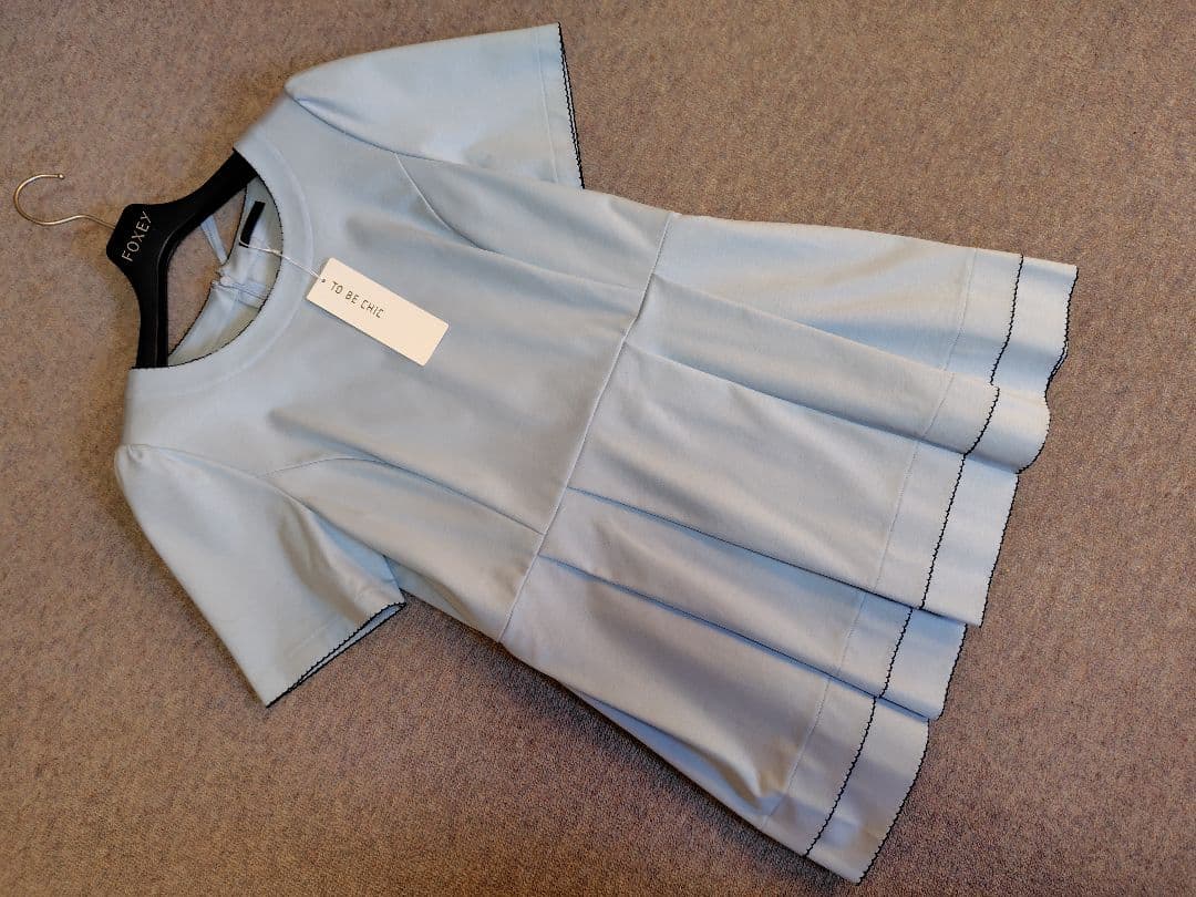 新品　TO BE CHIC　ティアードフレアチュニックＭ水色サンプル31900円