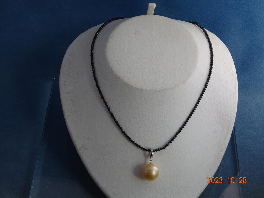 白蝶真珠（約15.2×15.1㎜）SV925ペンダント　スピネルネックレス