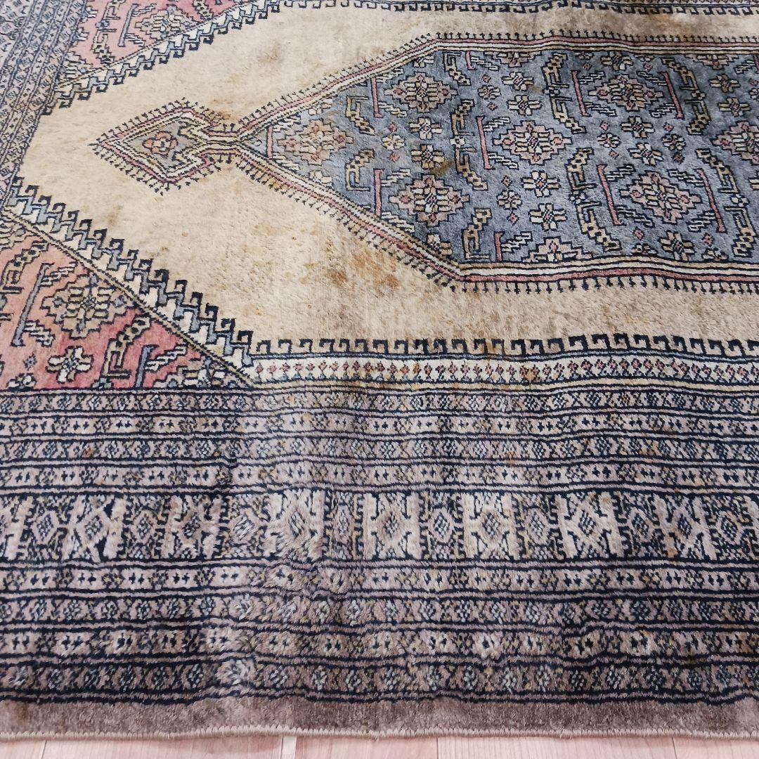 Y3080 パキスタン絨毯 ウール 手織り 193×125㎝ トライバルラグ