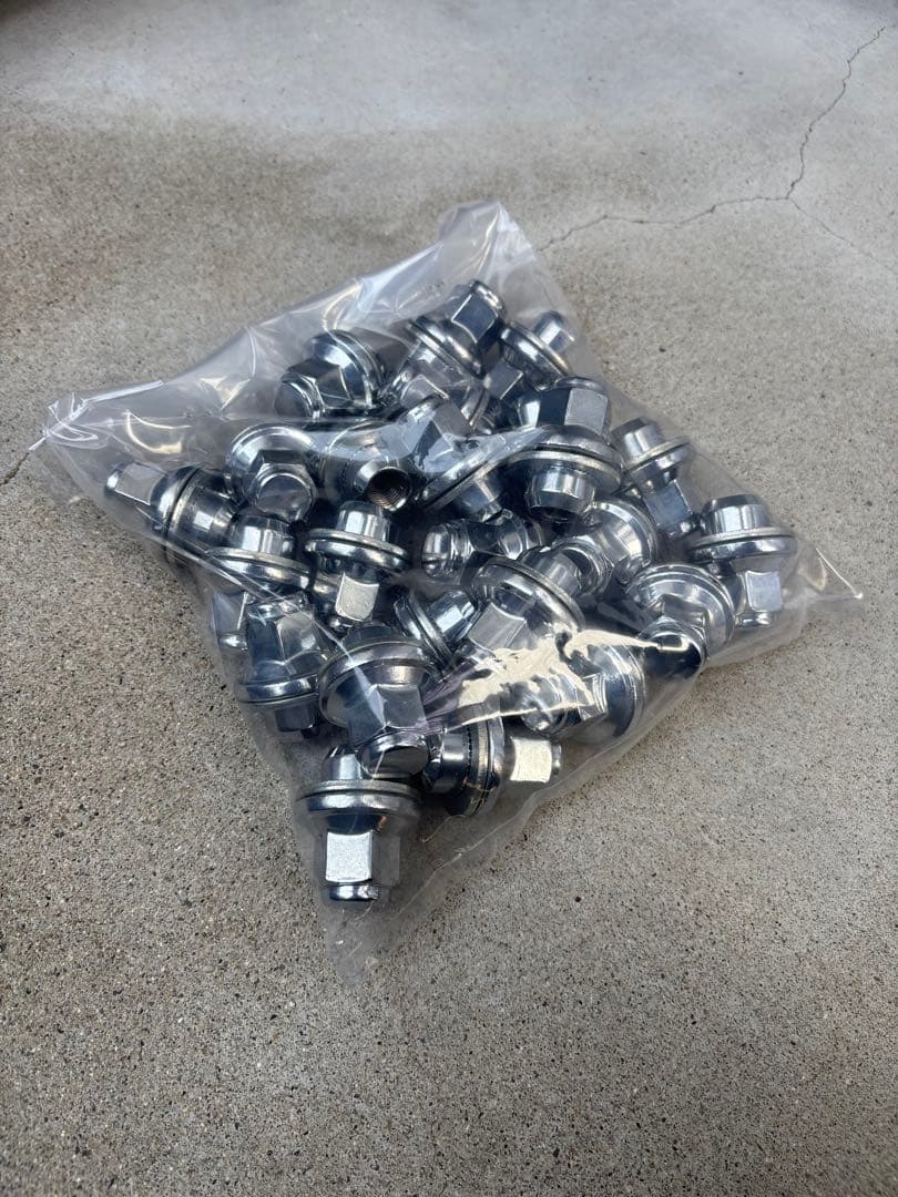 ランクル250 VX 純正アルミホイール　265/65R18 タイヤ　ホイール