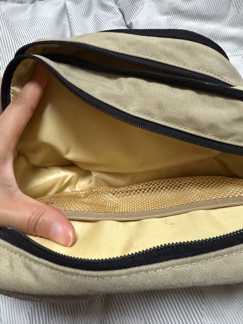 人気色⭐︎Hugoo ヒップシート付きショルダーバッグ