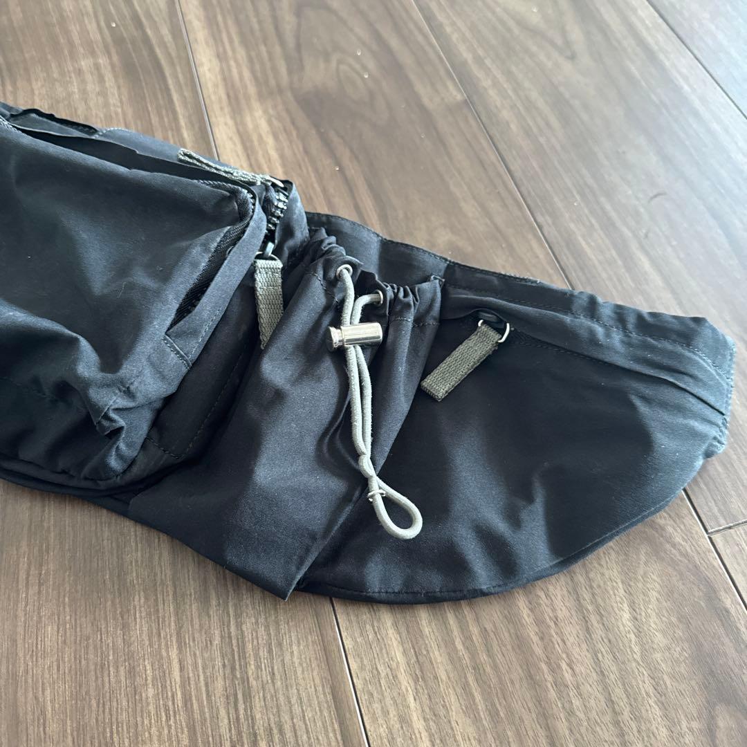 プラダ　PRADA ブラックウエストポーチ ポケット付き　本物