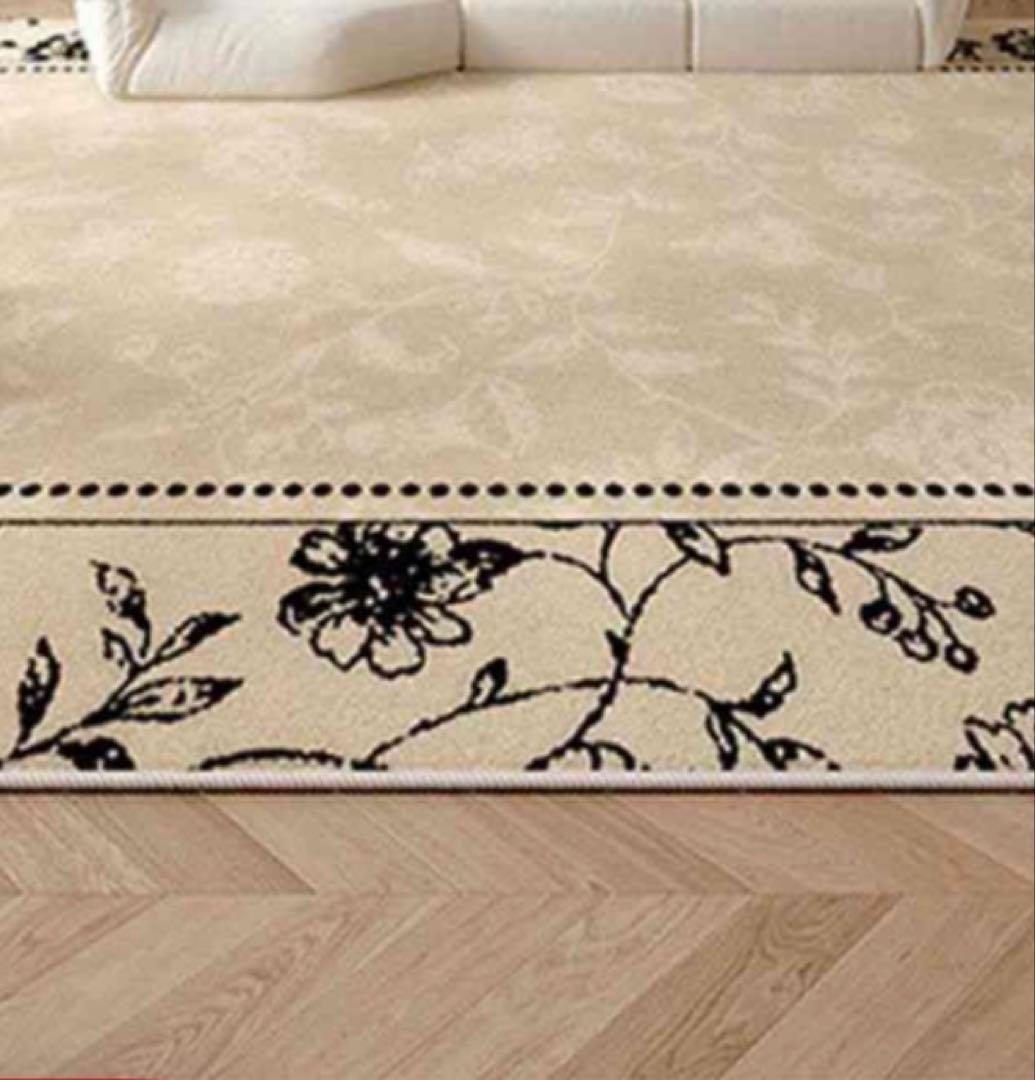 花柄ラグ・カーペット・クリーム色　新品　４万円の商品　１０日まで期間限定販売