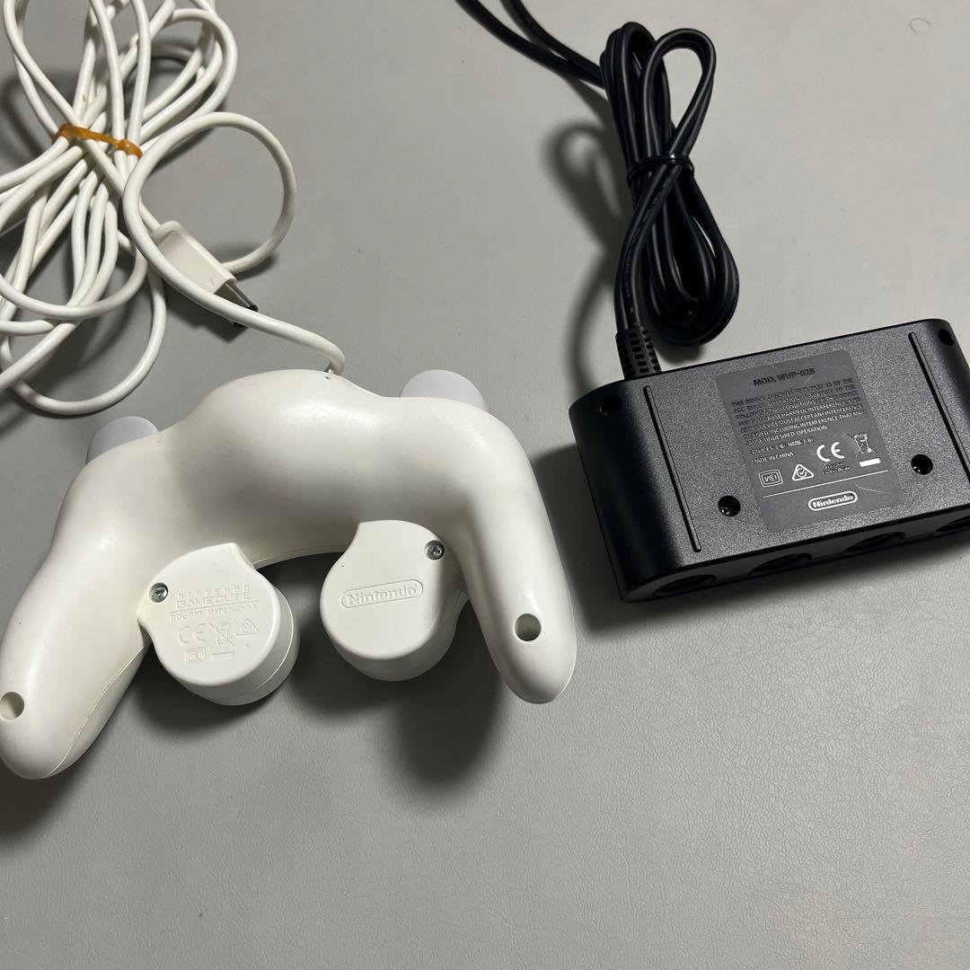 ニンテンドーゲームキューブコントローラ　接続タップ