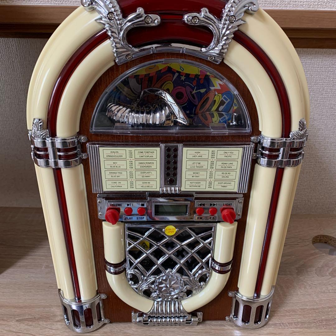 希少おすすめ品 昭和レトロジュークボックス(動作品)と オールディーズCD6枚付