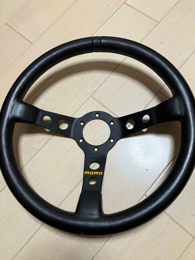 momo 3スポーク ステアリング 黒　ディープコーン　35Φ