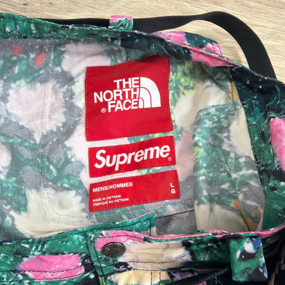 シュプリーム/ノースフェイス花柄ショートパンツ　フラワー