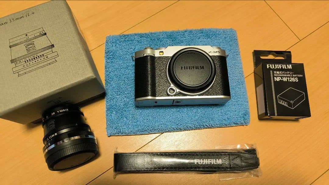 【Tonyさん専用】【新品同様】FUJIFILM X-M5 シルバー