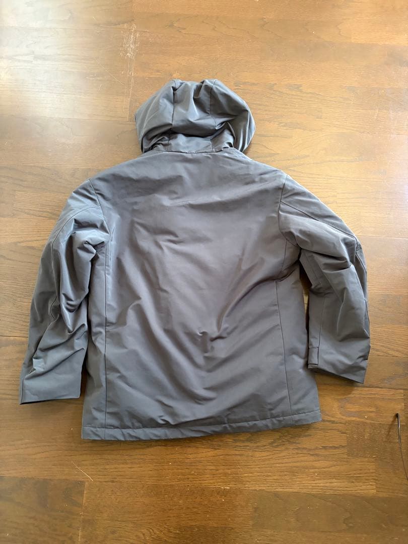 ユニクロ ハイブリッドダウンオーバーサイズパーカ＋J 新品未使用 タグ付き