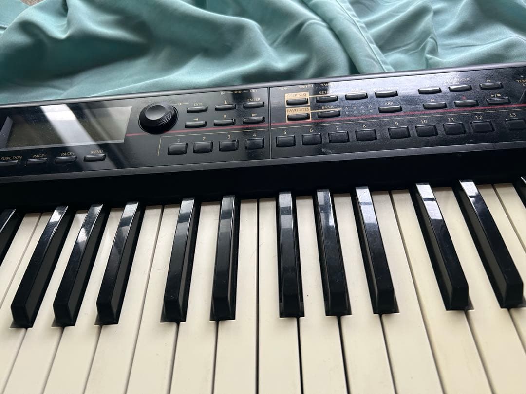 KORG KROSS-61 （電源コード/専用バッグ付き）