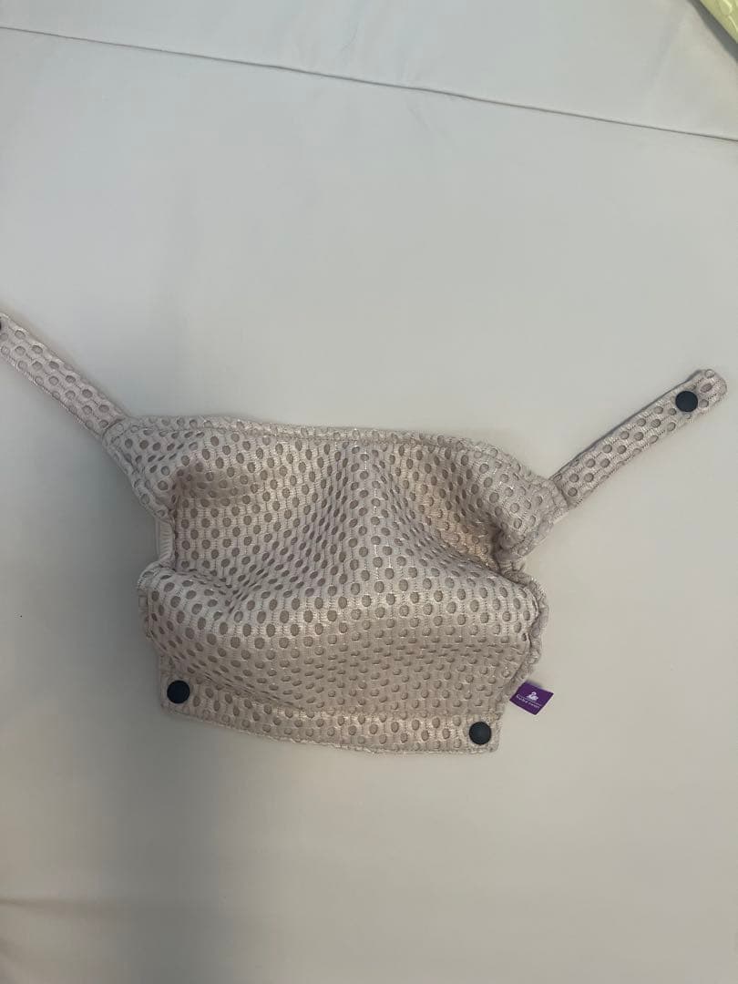 【PACO】べべスワン　抱っこ紐　サンドベージュ