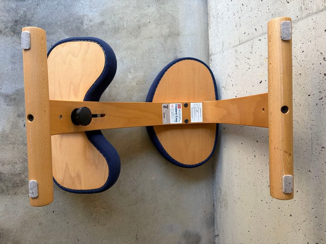 【良品】バランスイージー姿勢矯正チェア ネイビー