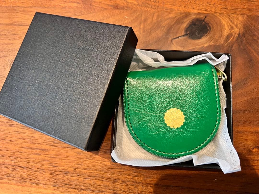 【正規品】新品 皇居限定 本革 菊の紋入り 馬蹄型ケース　グリーン 東御苑