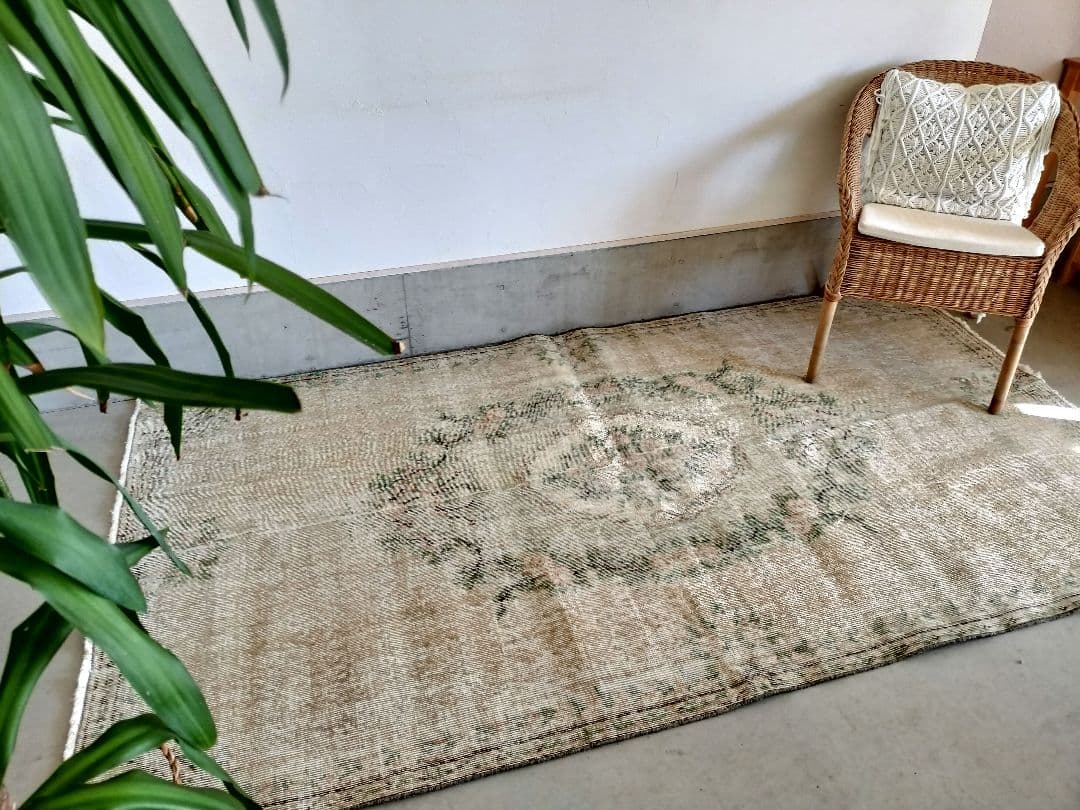 大判/ベージュベース淡いくすみピンクのローズガーデンラグ　No.739