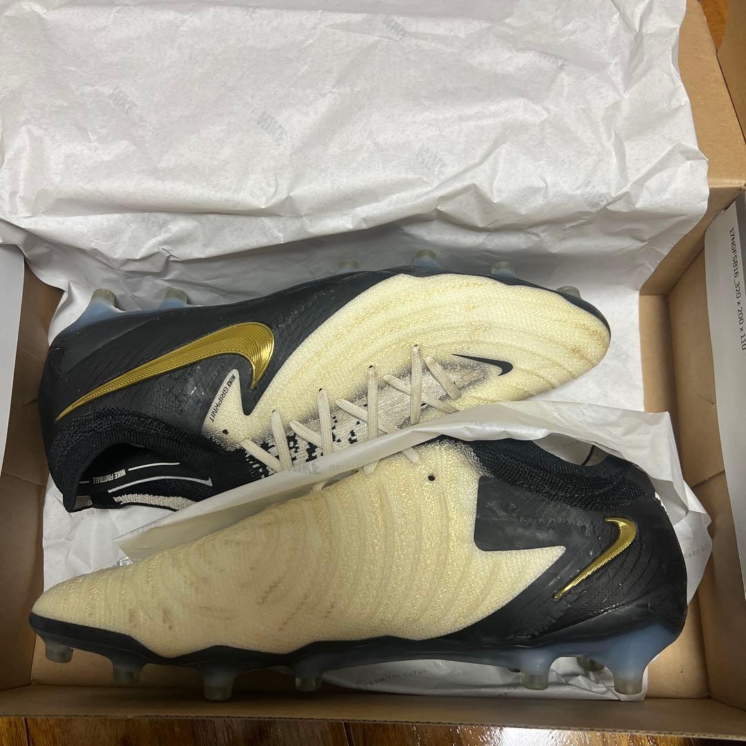 Nike Phantom GT サッカーシューズ AGトップモデル