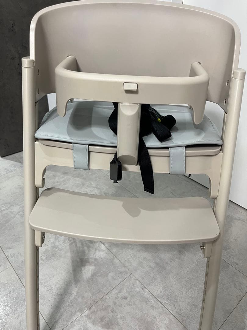 【シートクッション付き】NOVUS ノウス ベビーチェア グレージュ