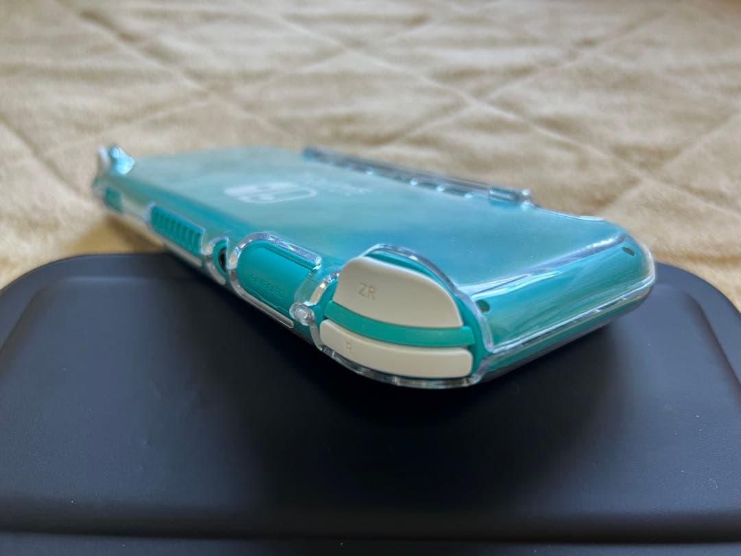 【美品】Nintendo Switch Lite＋ケース・本体カバー・液晶カバー