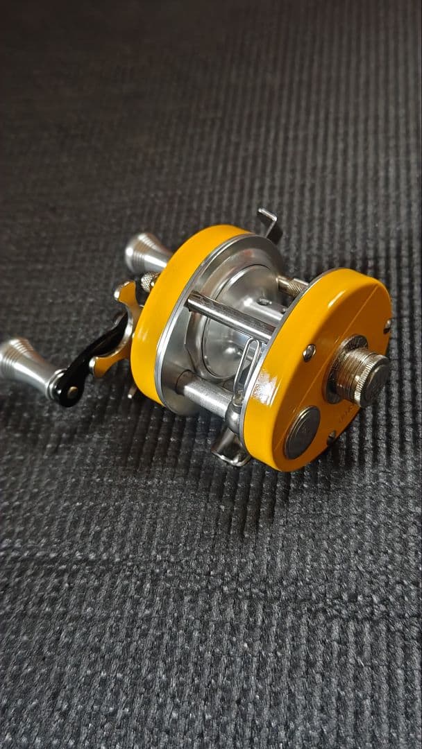 五十鈴工業　BC730 イエロー