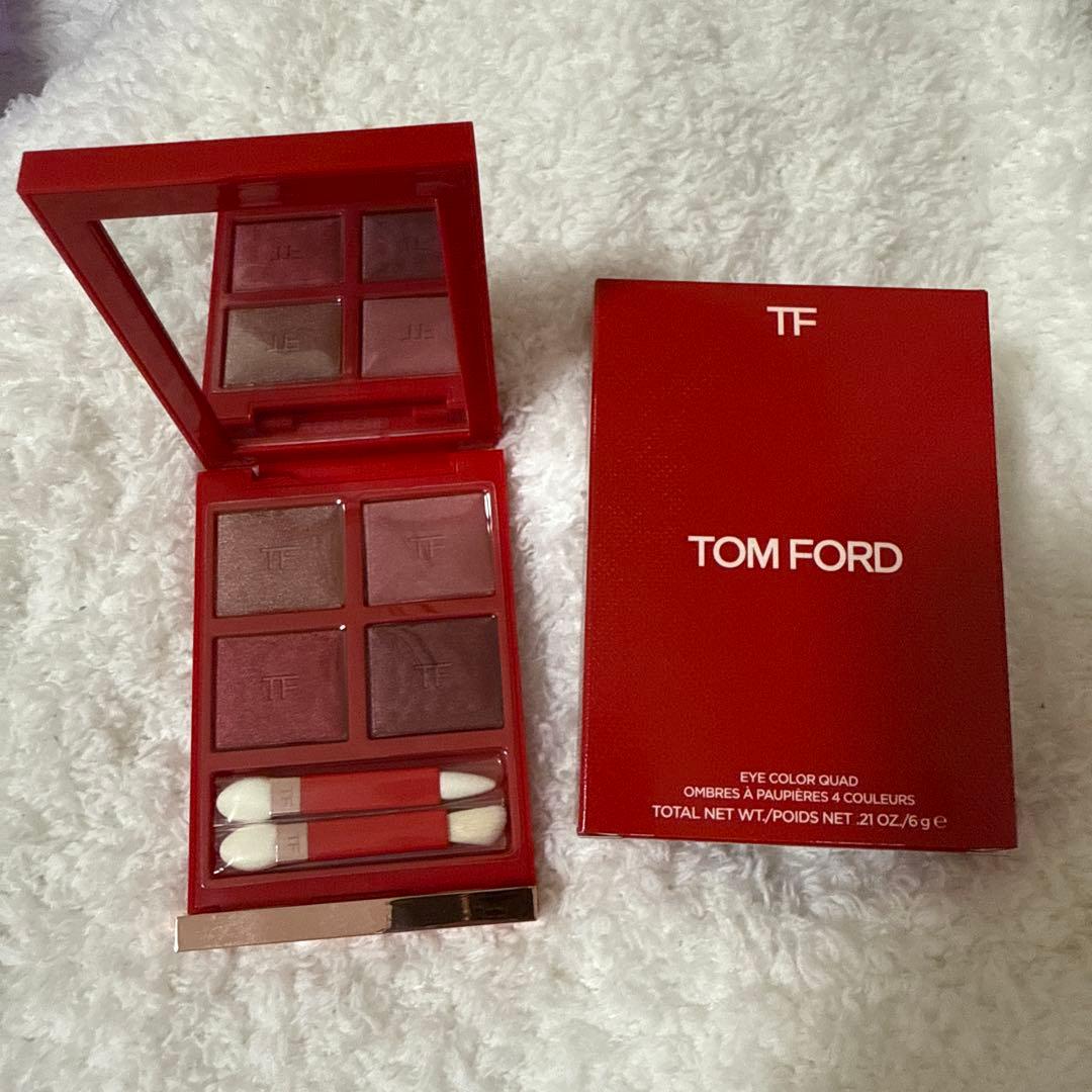 TOM FORD アイカラー クォード　エレクトリックチェリー