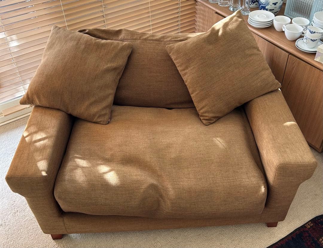 ウニコ　unicoファブリック 1.5人掛けソファ 中古　2/11まで掲載