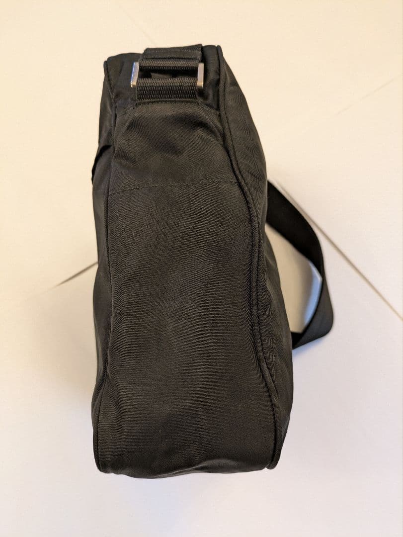 PRADA スポーツ ブラック ショルダーバッグ
