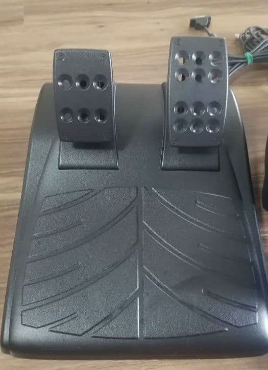 Logicool driving while(車のゲーム)