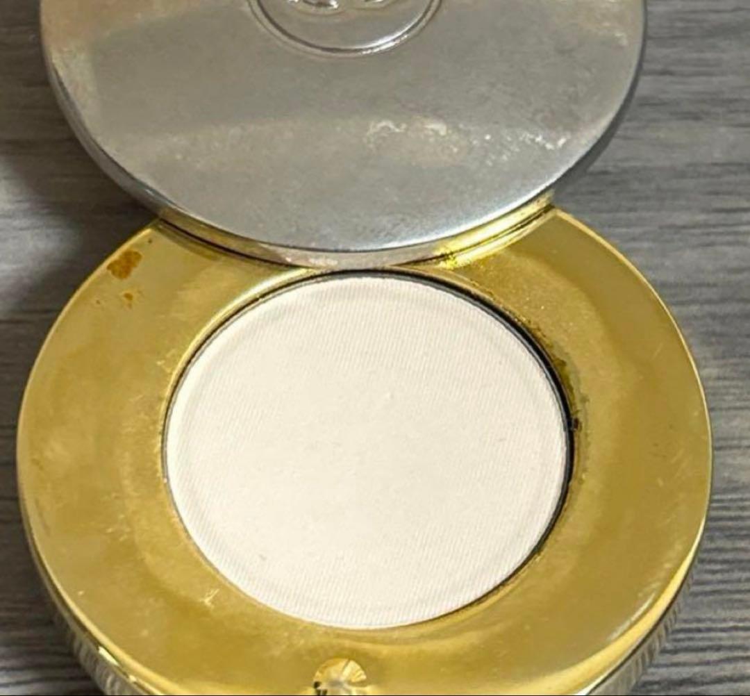 お値下げ　ALLURE CHANEL シャネル　お粉の香水レフィル付