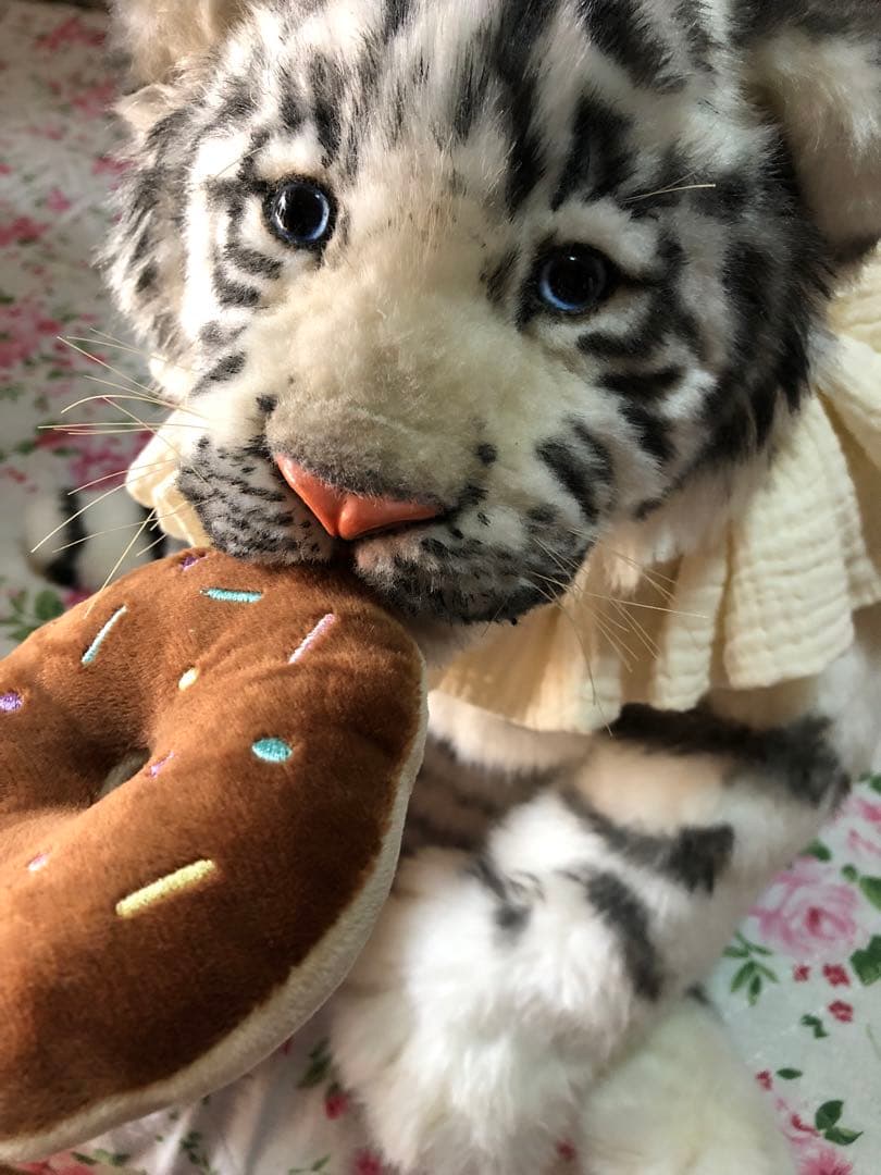 ホワイトタイガー ぬいぐるみ⭐️リボーンドール⭐️海外作家