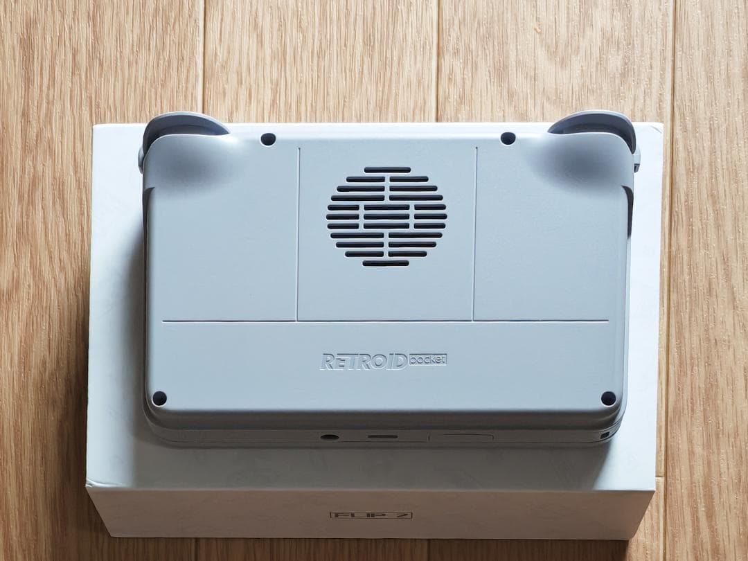 【ほぼ新品】Retroid Pocket Flip2 グレー 16bit カラー