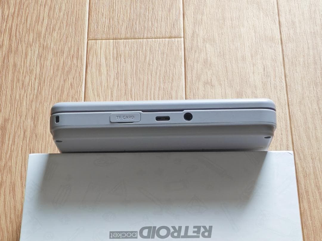 【ほぼ新品】Retroid Pocket Flip2 グレー 16bit カラー