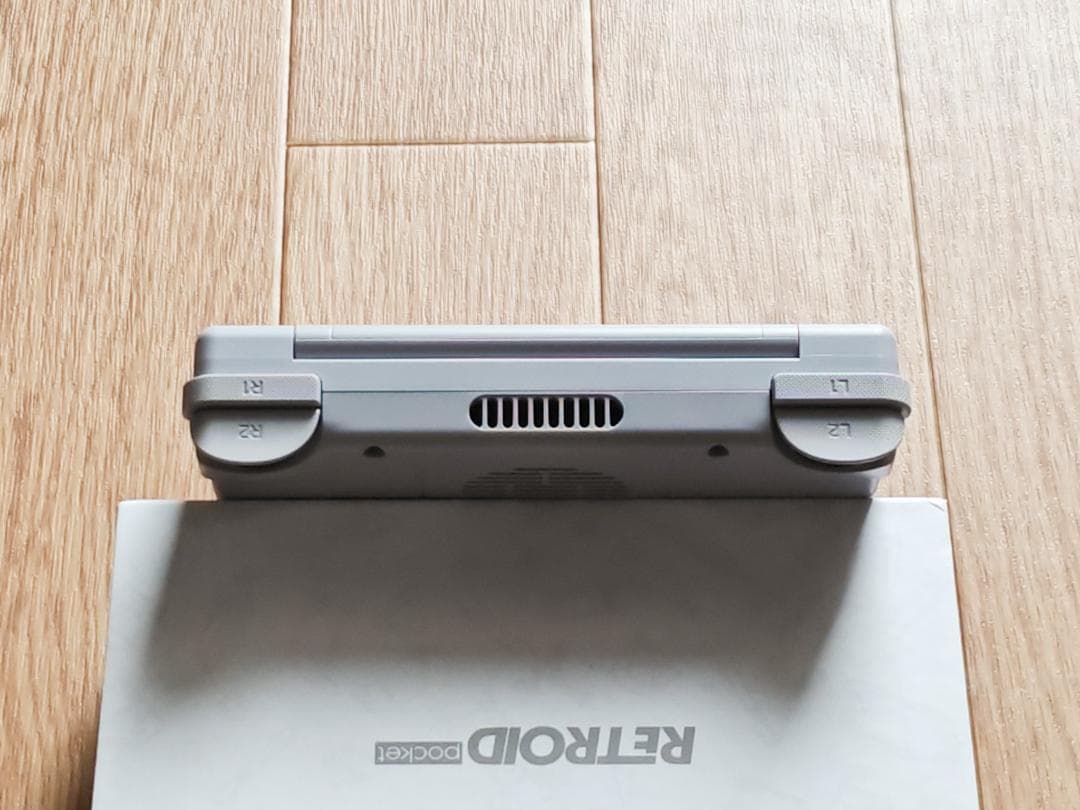 【ほぼ新品】Retroid Pocket Flip2 グレー 16bit カラー