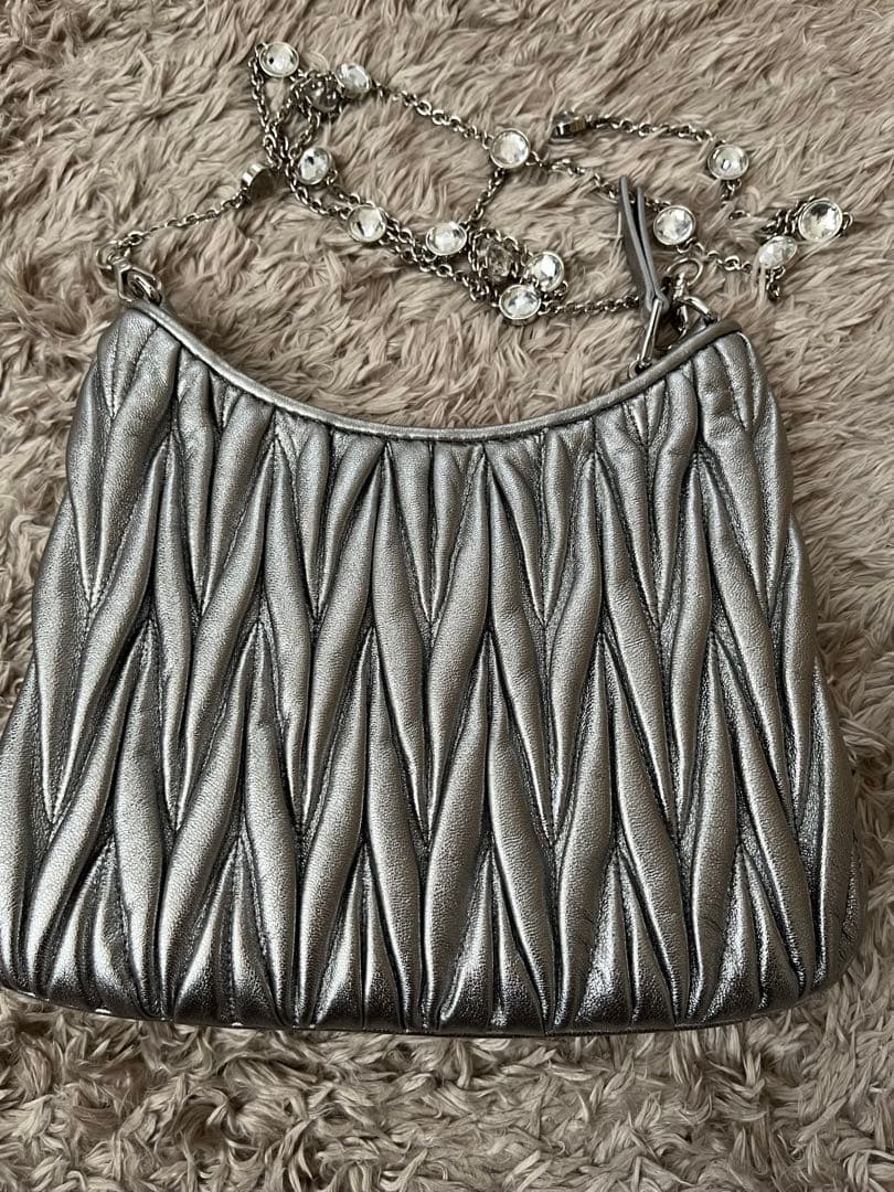 miu miu シルバー　ミニバッグ