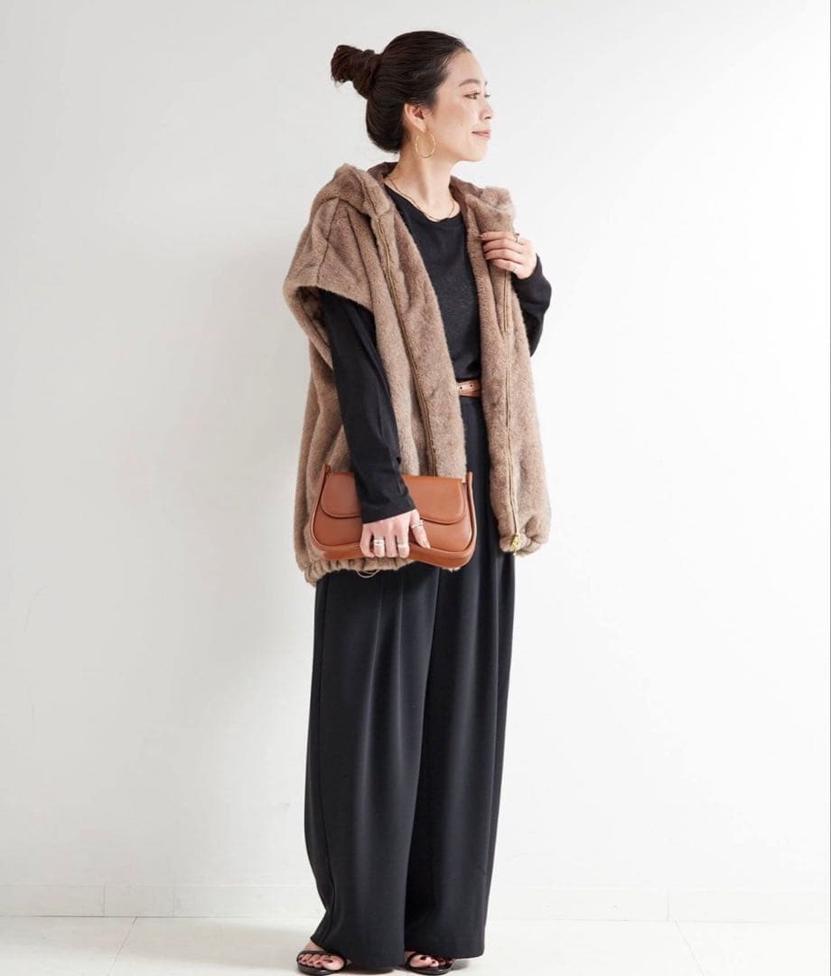 フード付きミンク調ファーベスト