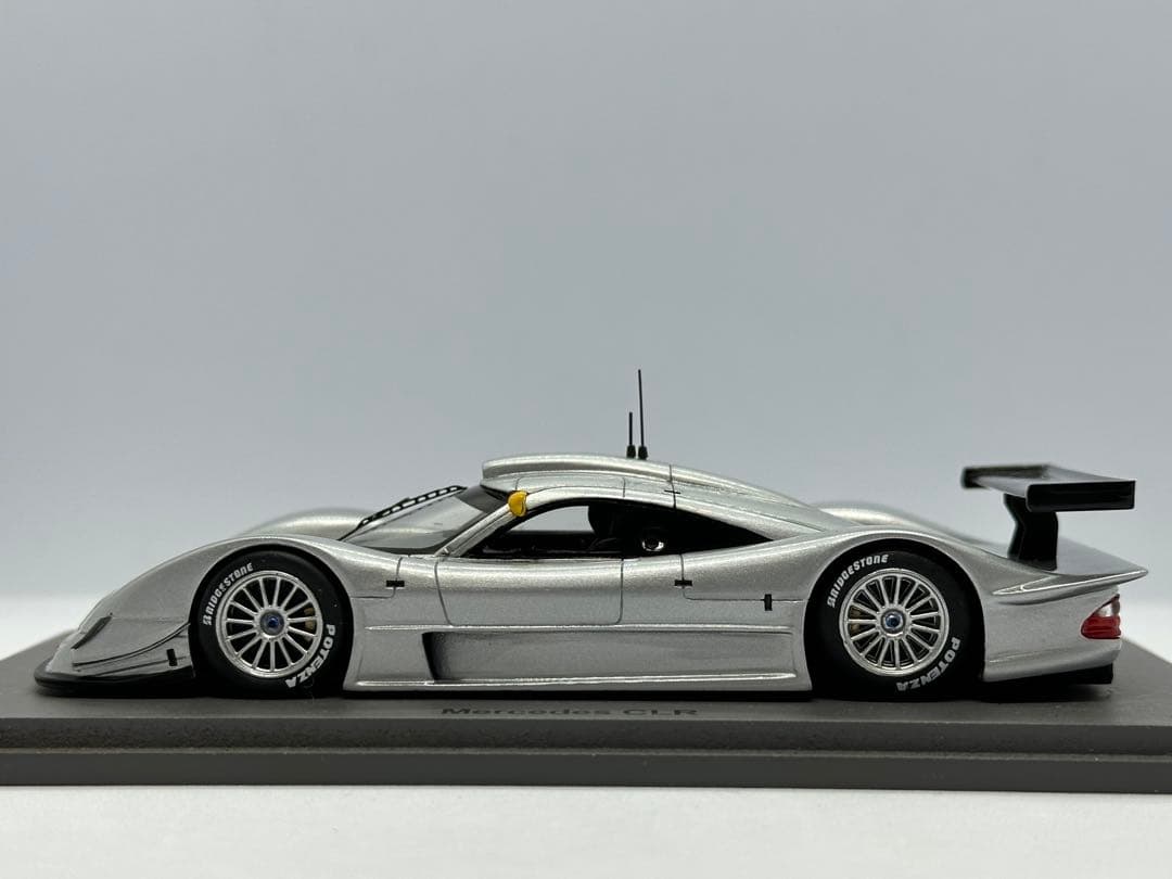 Spark 1/43 メルセデス CLR 1999 ルマン