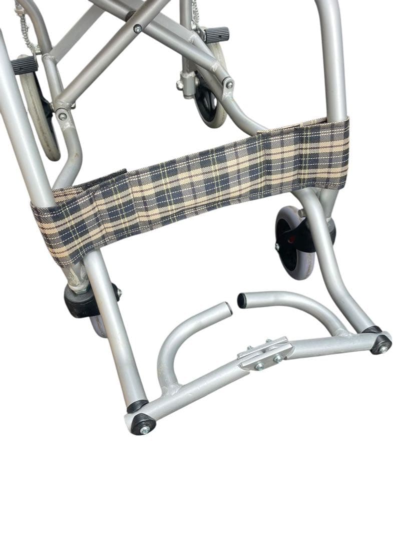 KADOKURA 簡易型介助用車椅子 ネクスト