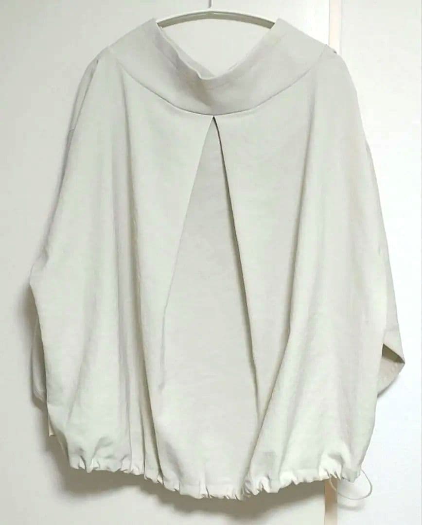 ビアズリー　パーカーライクプルオーバー