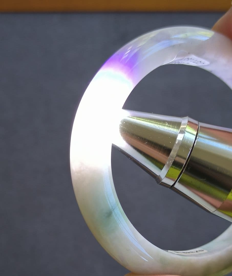 あかおかずき【日本鑑別書付】ラベンダー翡翠のバングル（内径55～56ミリ）