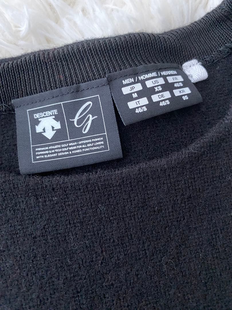 デサントゴルフ　Mサイズ　ニット　黒色　ゴルフウェア　長袖ニット　デサント