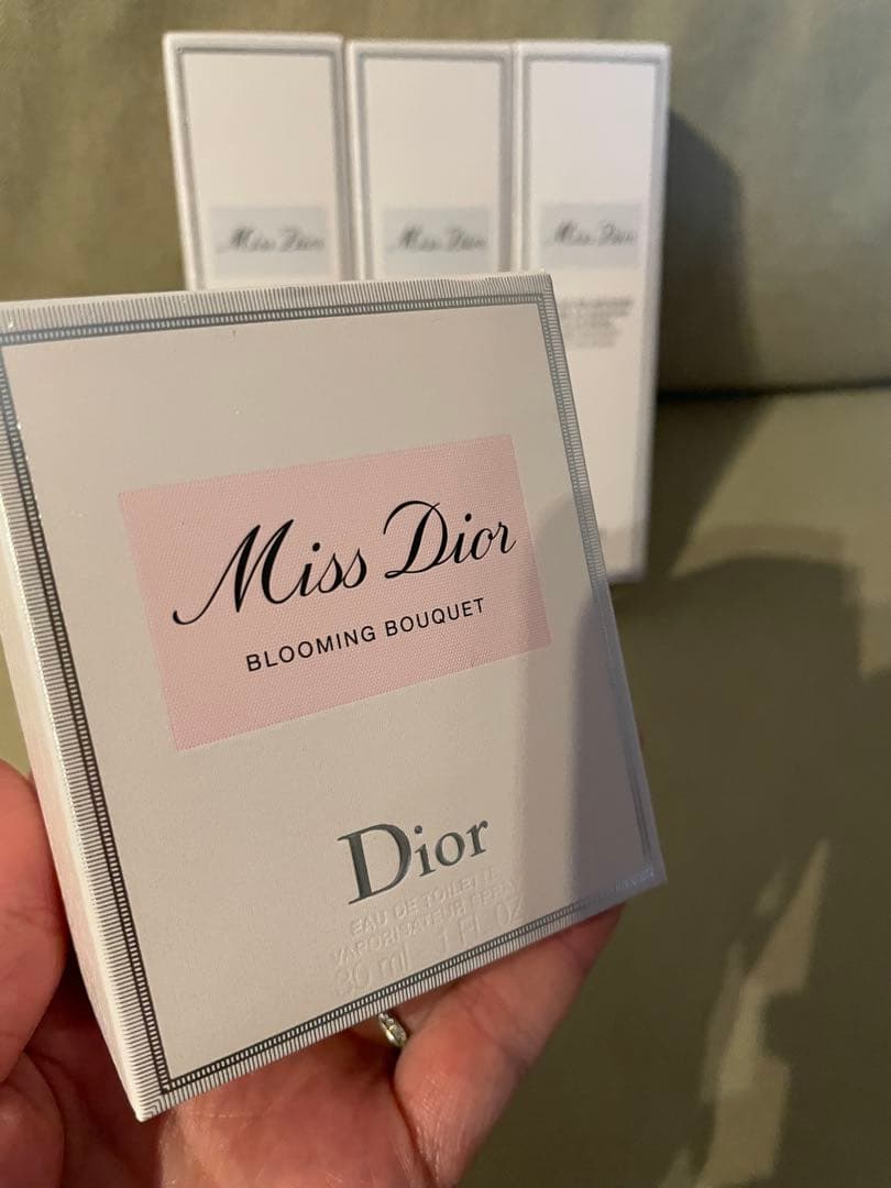 ミス　ディオール ブルーミング ブーケ オードトワレボディジェルスクラブ
