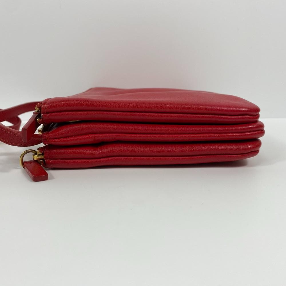 セリーヌ トリオスモール レッド ショルダーバッグ MBZ045