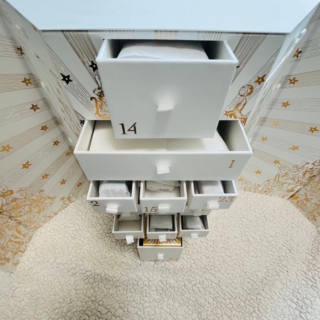 新品未使用　Dior アドヴェントカレンダー　クリスマスコフレ　2025