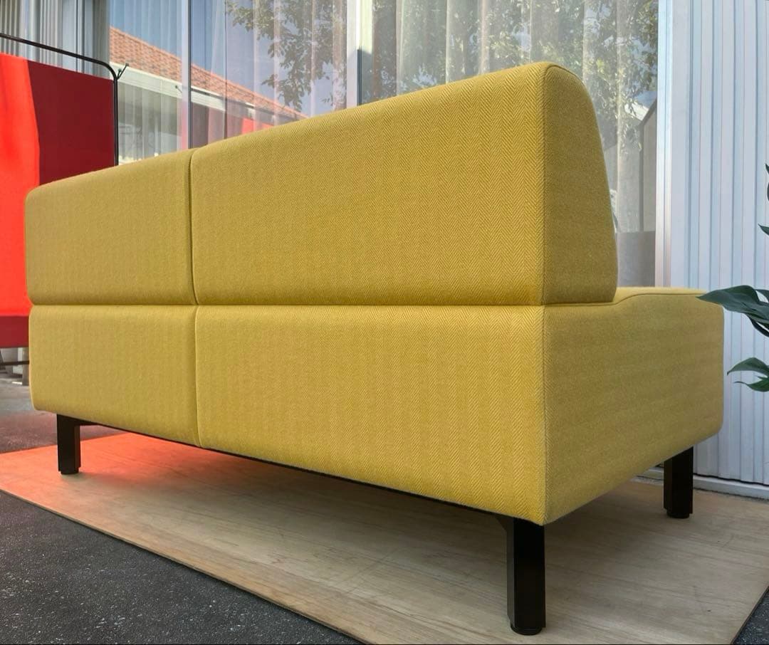 モダンスタイル　2Sソファ　ミッドセンチュリー　北欧スタイル　イエロー　2人掛け