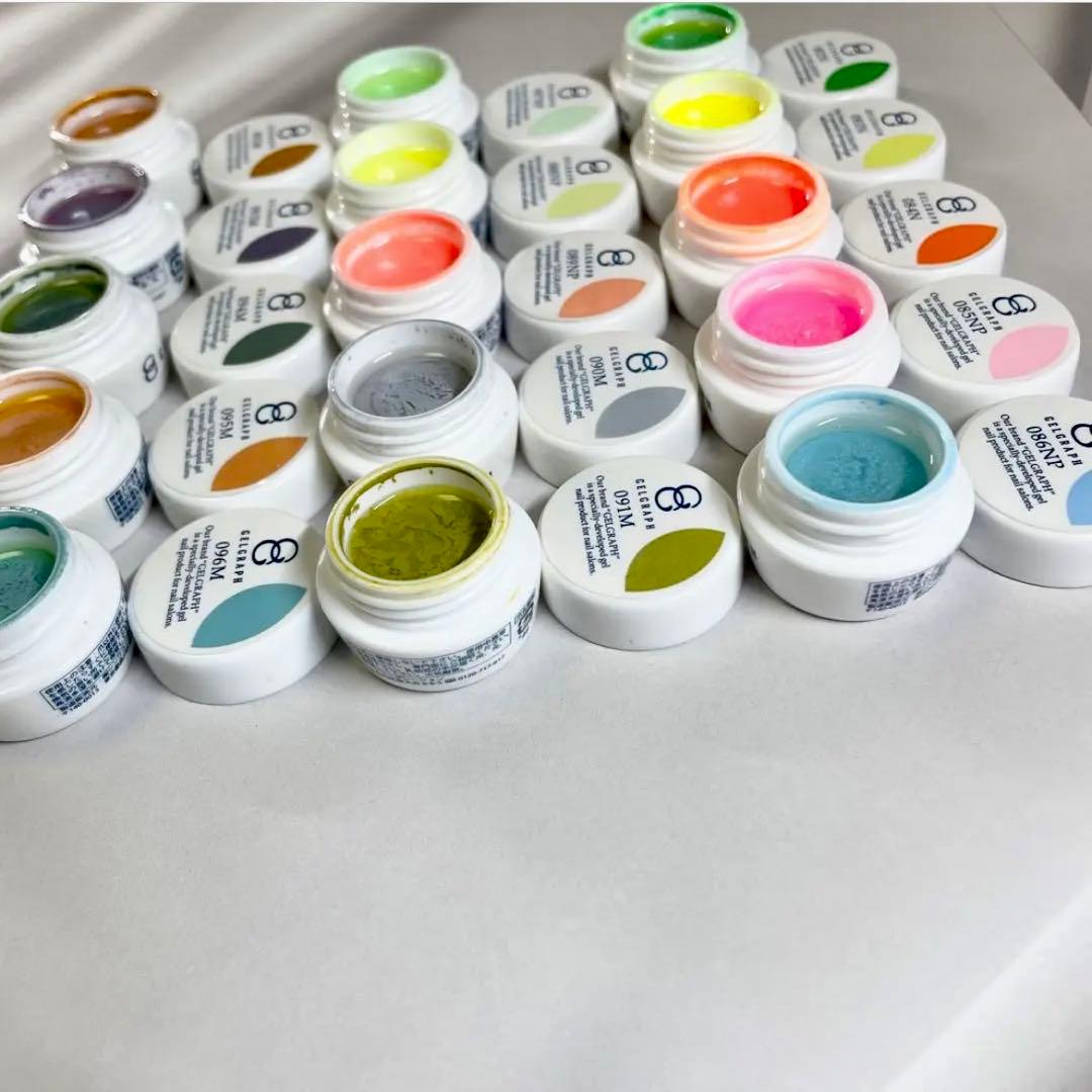 廃盤品あり⭐︎ カラージェルネイル　まとめ売り　15色　ジェルグラフ　プロ用　18