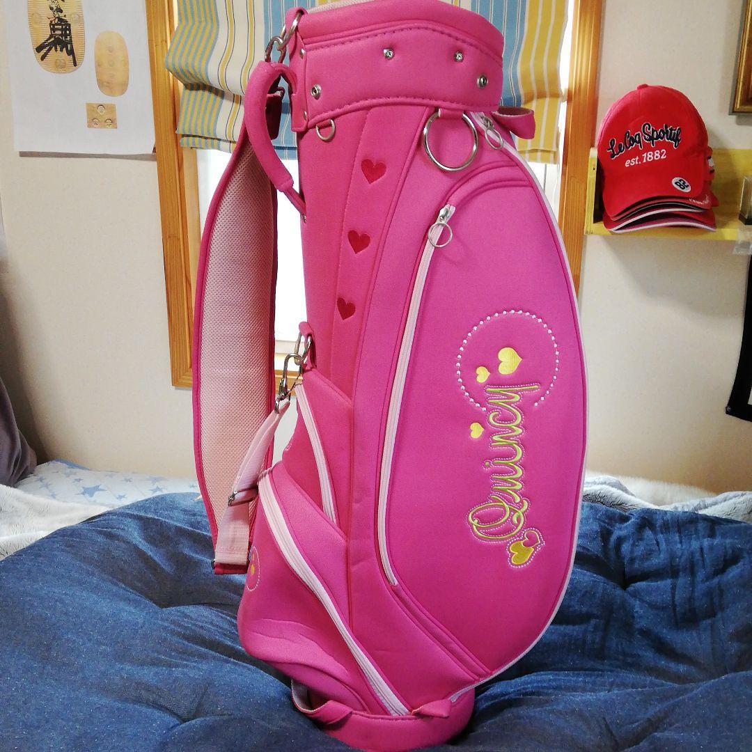 レディース、クインシーのキャディーバッグです。ハートが可愛いです。