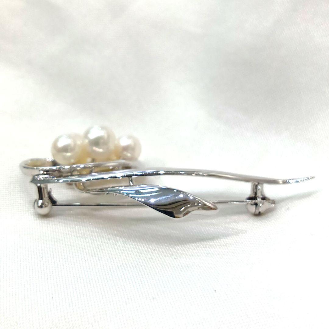 ⭐️MIKIMOTO⭐️小ぶり Silver ベビーパール デザインブローチ